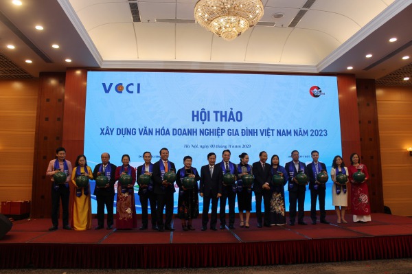 Hội thảo Xây dựng văn hóa doanh nghiệp gia đình Việt Nam, tiếp kiến Chủ tịch Quốc hội năm 2023